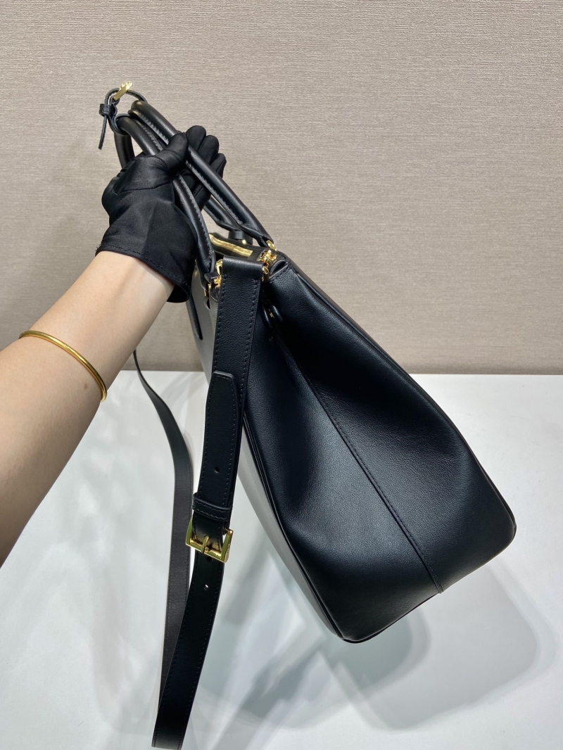 Pra*a top handle bags